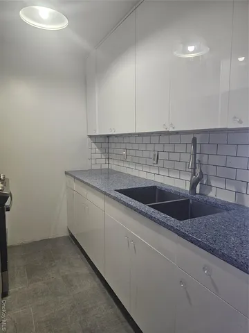 $299,000 | 833 Central Avenue, Unit 6G | Far Rockaway