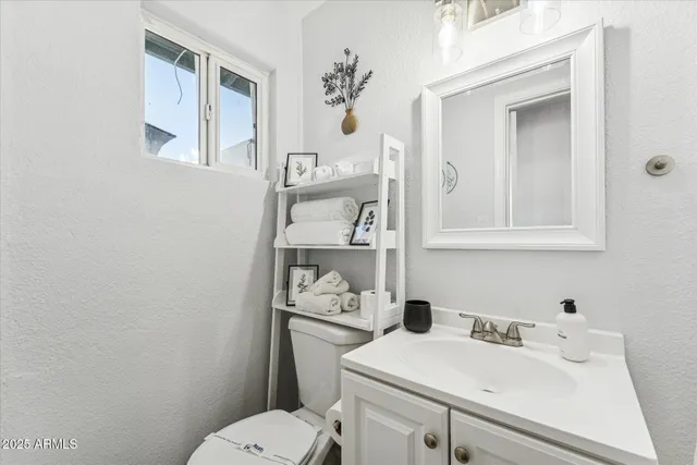 $2,300 | 299 South Oregon Street, Unit 1, Chandler, AZ 85225