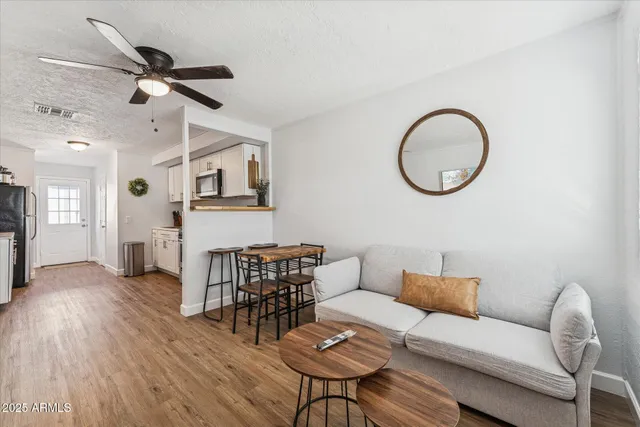 $2,300 | 299 South Oregon Street, Unit 1, Chandler, AZ 85225