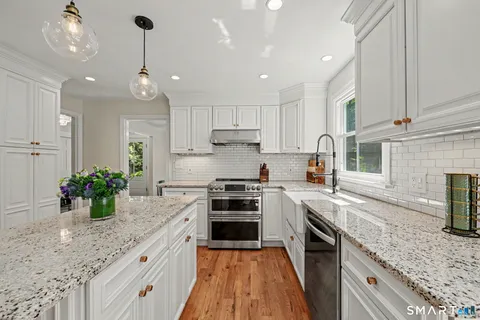 $1,199,000 | 116 Mile Common, Easton, CT 06612