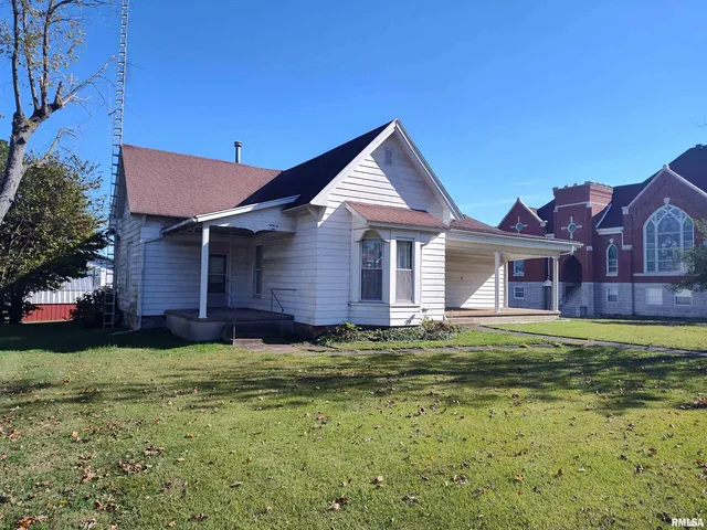 $79,000 | 201 North Washington Street, McLeansboro, IL 62859