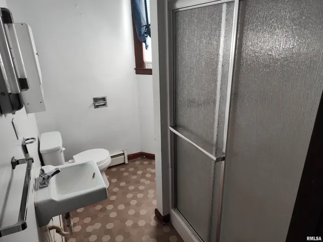 $79,000 | 201 North Washington Street, McLeansboro, IL 62859