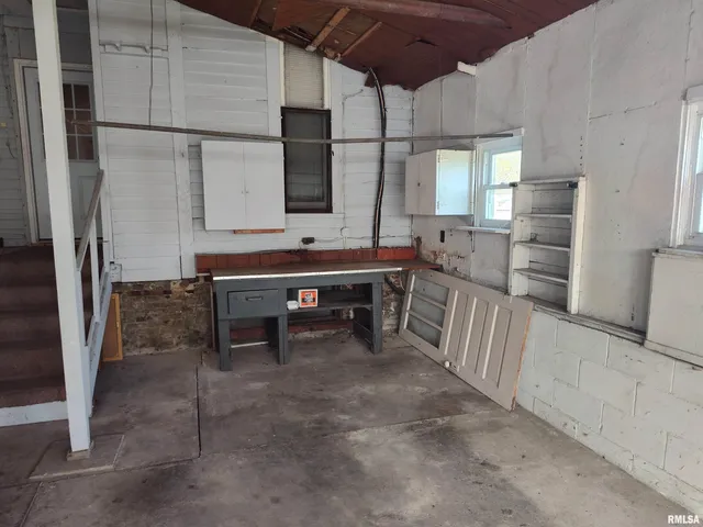 $79,000 | 201 North Washington Street, McLeansboro, IL 62859