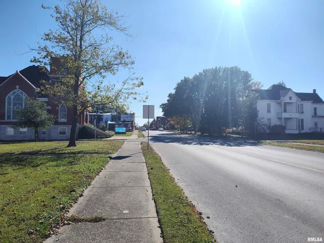 $79,000 | 201 North Washington Street, McLeansboro, IL 62859