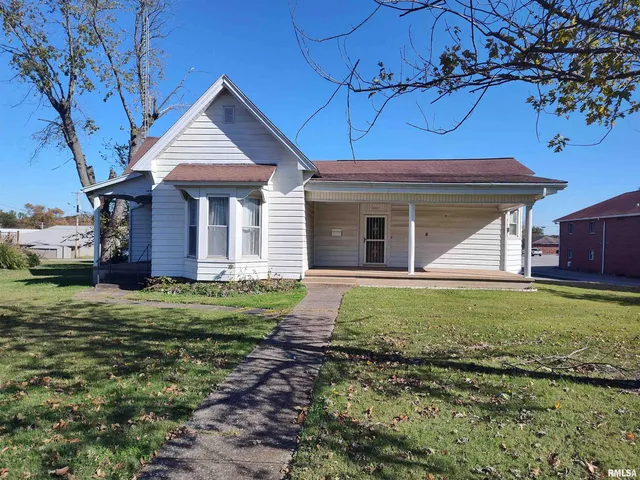 $79,000 | 201 North Washington Street, McLeansboro, IL 62859