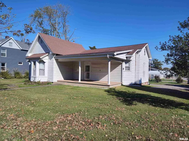 $79,000 | 201 North Washington Street, McLeansboro, IL 62859