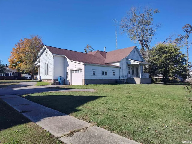 $79,000 | 201 North Washington Street, McLeansboro, IL 62859