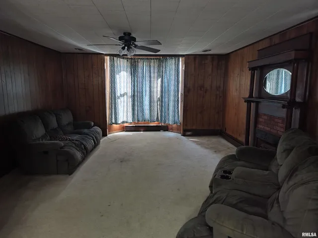 $79,000 | 201 North Washington Street, McLeansboro, IL 62859