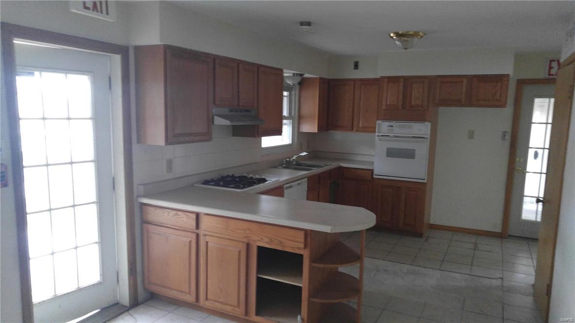 895 Graham Road Florissant, MO 63031 - Photo 2 of 14 Gallery Image 2