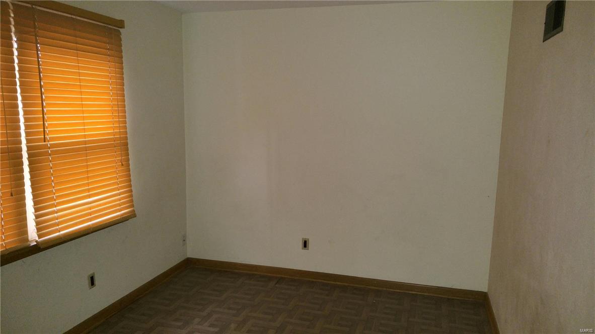 895 Graham Road Florissant, MO 63031 - Photo 7 of 14 Gallery Image 7