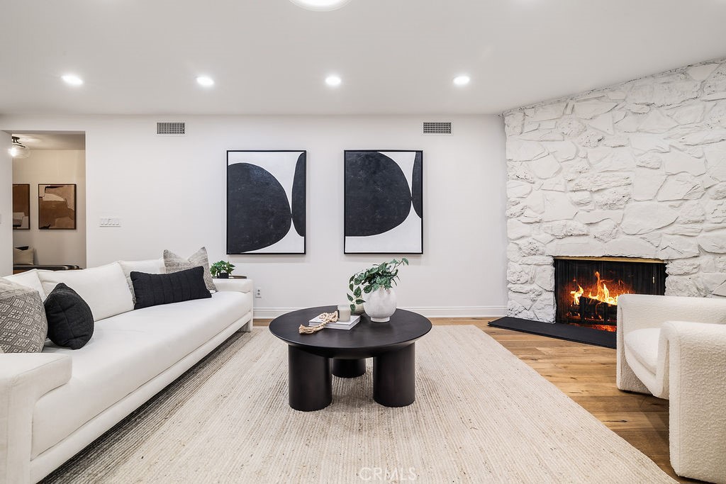 5725 Rhodes Avenue Valley Village, CA 91607 - Photo 13 of 73