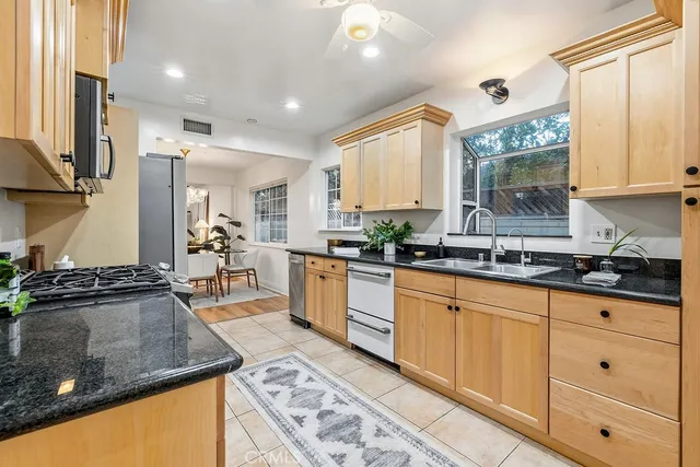 $1,599,000 | 5725 Rhodes Avenue, Valley Village, CA 91607