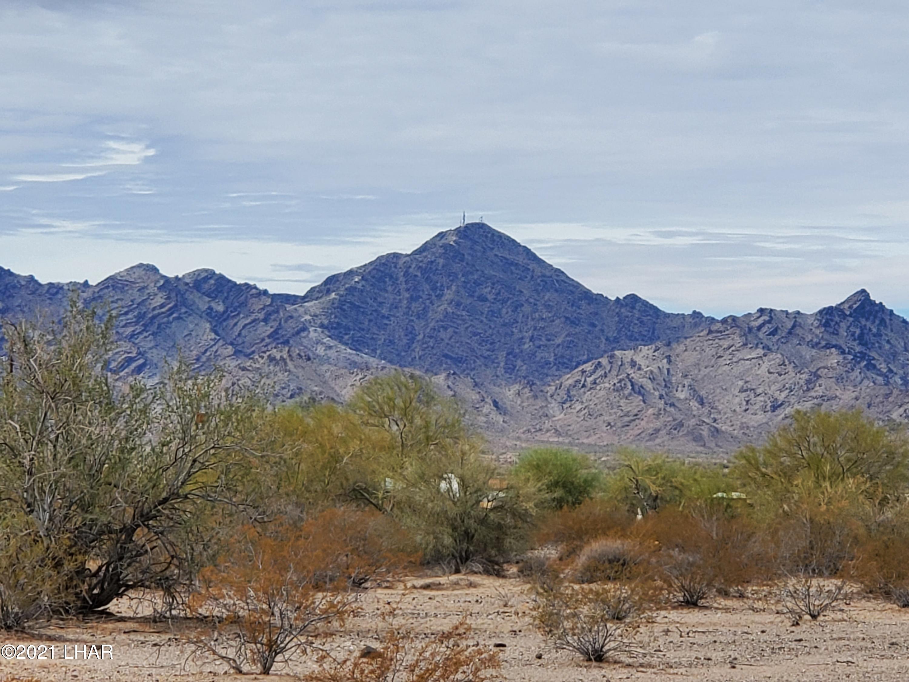 48719 Desert Avenue Quartzsite, AZ 85346 - Photo 2 of 5 mountain_pics