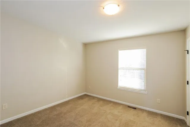 $2,425 | 622 Autumn Drive, Belton, MO 64012