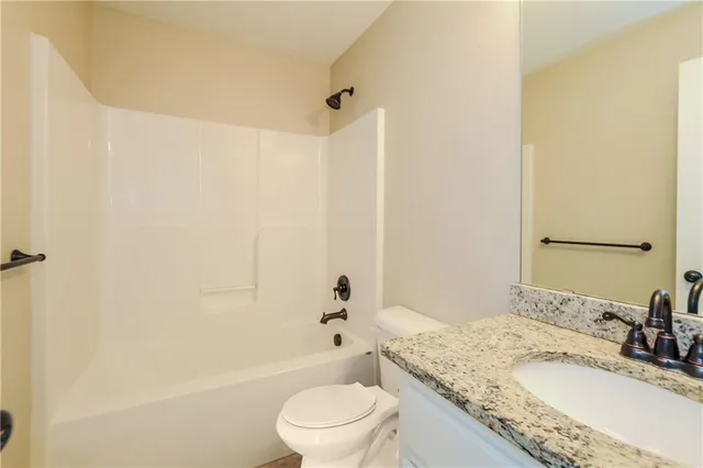 $2,425 | 622 Autumn Drive, Belton, MO 64012