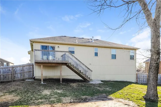 $2,425 | 622 Autumn Drive, Belton, MO 64012