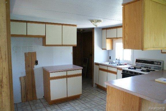 5456 Rensselear Drive Lapeer, MI 48446 - Photo 8 of 9 8