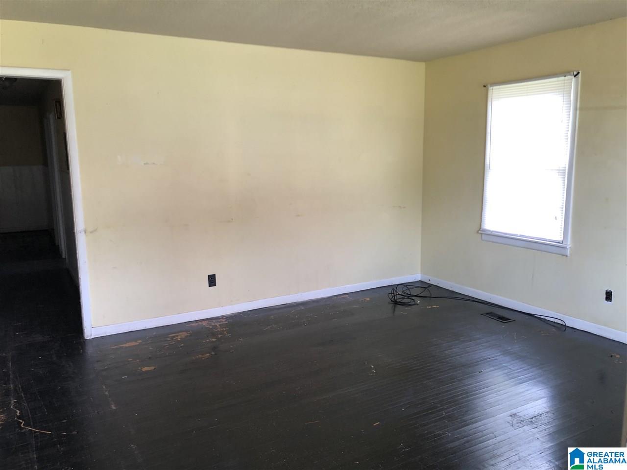 217 11th Avenue Southwest Birmingham, AL 35211 - Photo 7 of 13