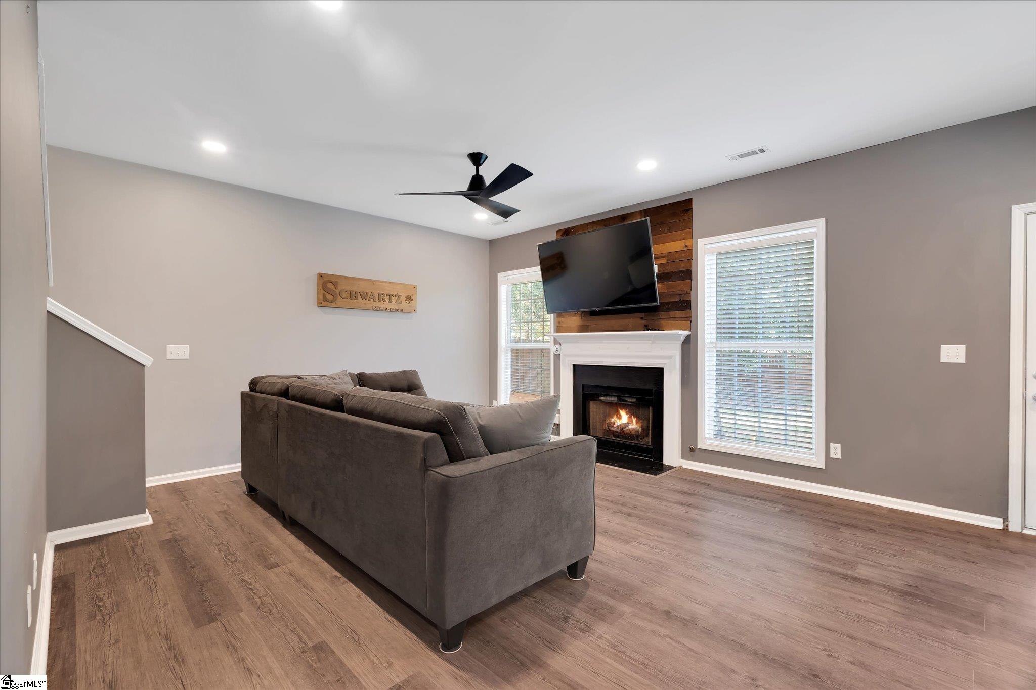 17 Ridgebrook Way Greenville, SC 29605 - Photo 3 of 47 Gallery Image 3
