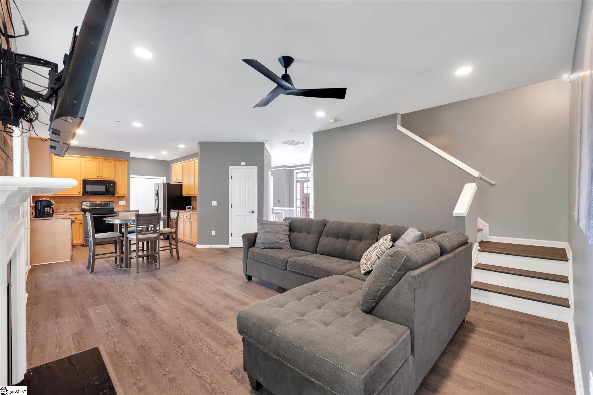17 Ridgebrook Way Greenville, SC 29605 - Photo 4 of 47 Gallery Image 4