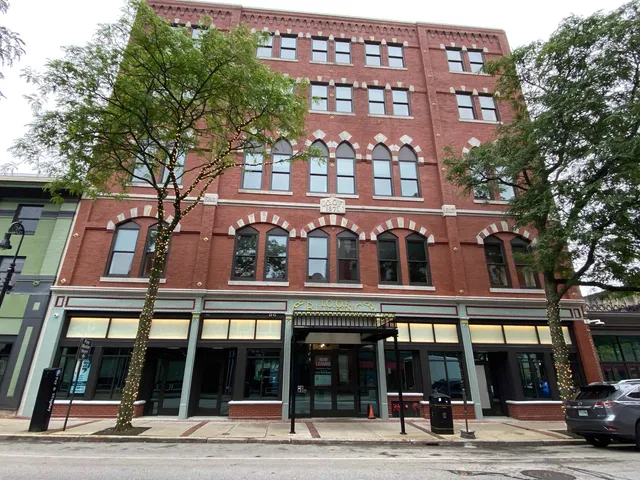 $1,699 | 83 Hanover Street, Unit 301, Manchester, NH 03101