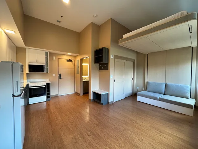 $1,699 | 83 Hanover Street, Unit 301, Manchester, NH 03101