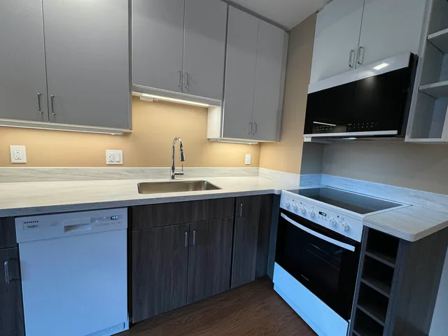 $1,699 | 83 Hanover Street, Unit 301, Manchester, NH 03101