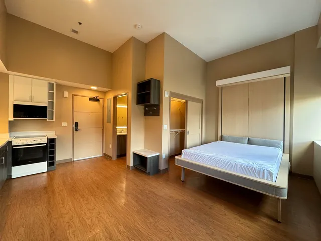 $1,699 | 83 Hanover Street, Unit 301, Manchester, NH 03101