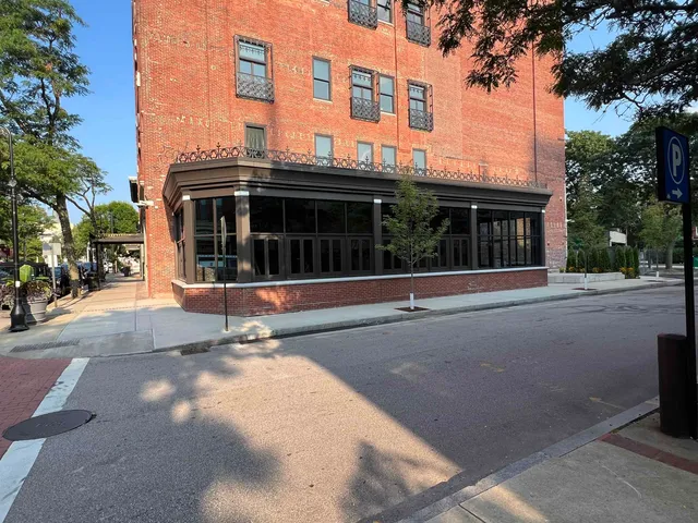 $1,699 | 83 Hanover Street, Unit 301, Manchester, NH 03101