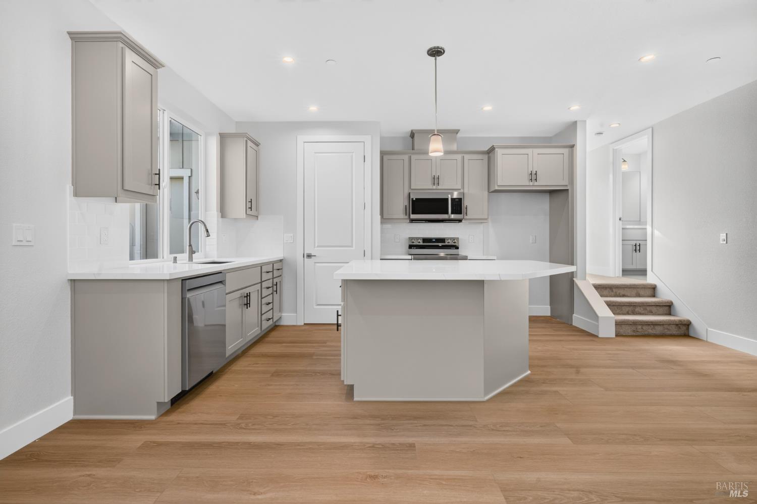 2450 Linwood Avenue Santa Rosa, CA 95404 - Photo 18 of 67 Gallery Image 18