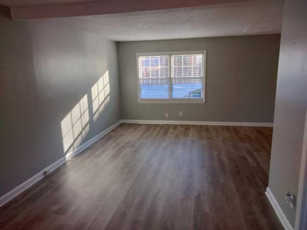 1432 Dover Road Spartanburg, SC 29301 - Photo 4 of 21 Gallery Image 4