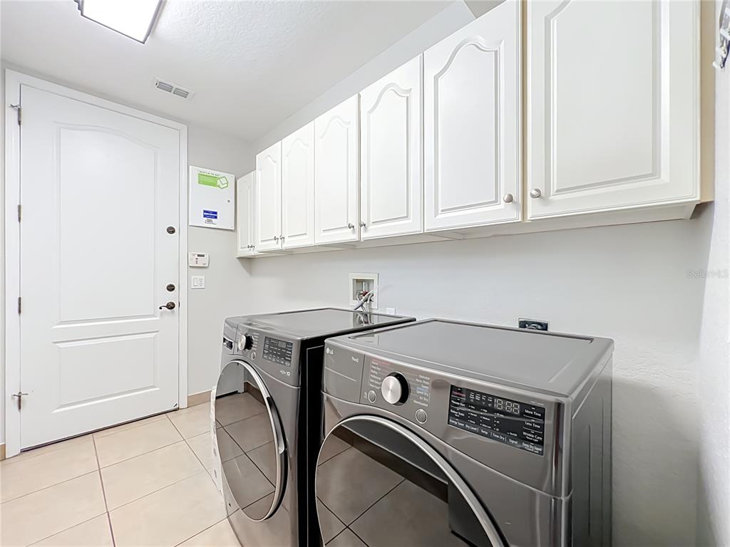 6558 Helmsley Circle Windermere, FL 34786 - Photo 31 of 55