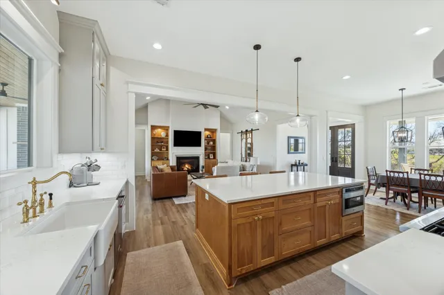 $1,350,000 | 1009 Century Terrace, Brenham, TX 77833