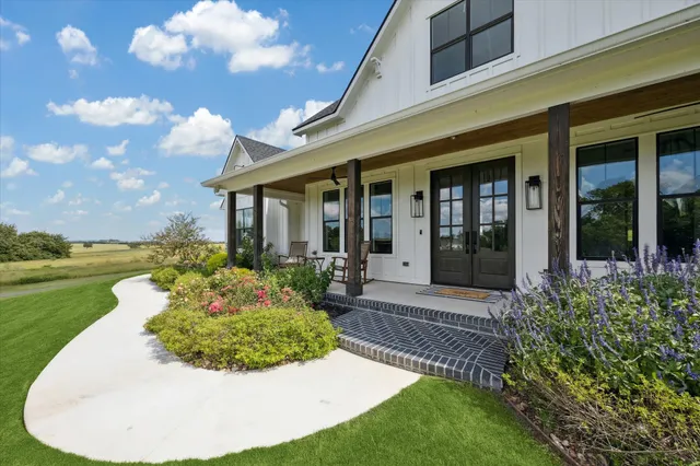 $1,350,000 | 1009 Century Terrace, Brenham, TX 77833
