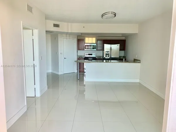 $2,300 | 7280 Southwest 90th Street, Unit 205, Miami, FL 33156
