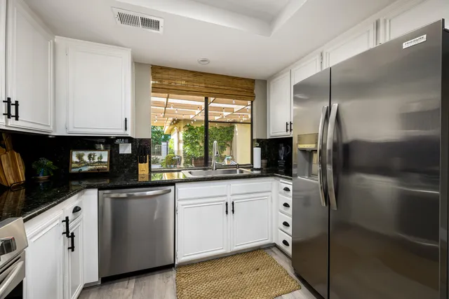 $489,000 | 146 Las Lomas, Palm Desert, CA 92260