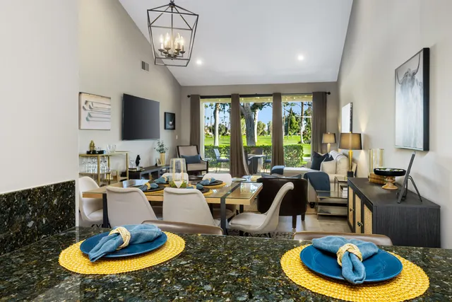 $489,000 | 146 Las Lomas, Palm Desert, CA 92260