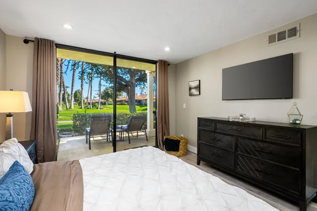 $489,000 | 146 Las Lomas, Palm Desert, CA 92260