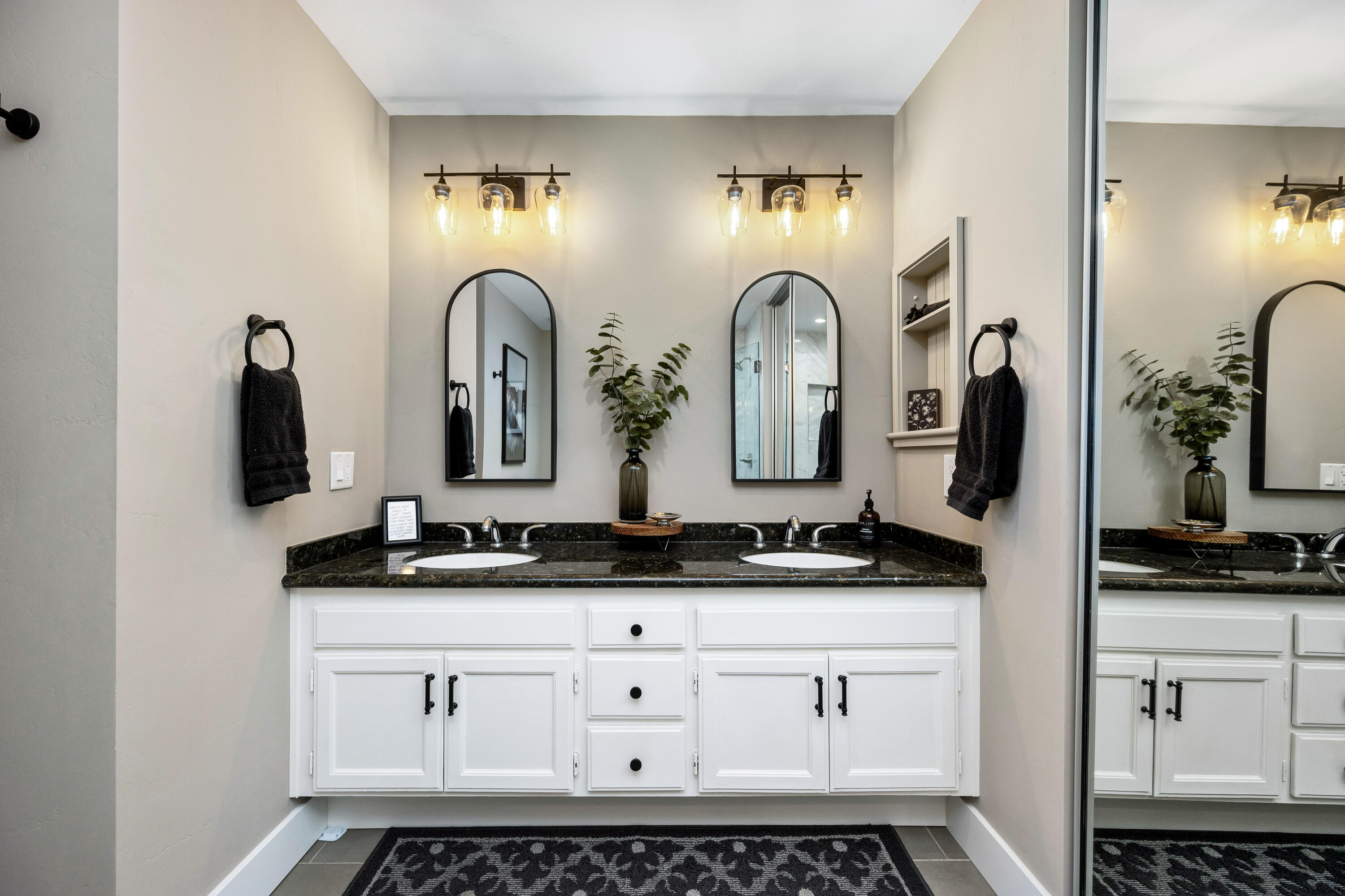 146 Las Lomas Palm Desert, CA 92260 - Photo 18 of 29 ll25