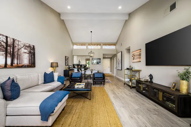 $489,000 | 146 Las Lomas, Palm Desert, CA 92260