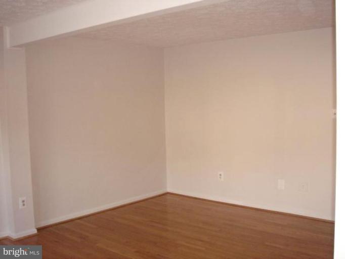 7586 Aspenpark Road Lorton, VA 22079 - Photo 3 of 10 Dining Room