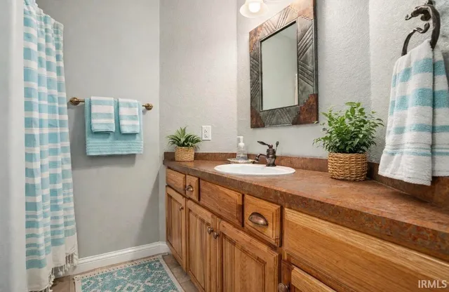 $998,000 | 20870 North River Ridge Drive, Bristol, IN 46507