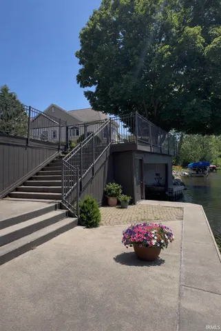 $998,000 | 20870 North River Ridge Drive, Bristol, IN 46507