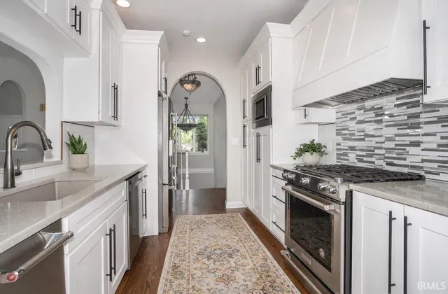 $998,000 | 20870 North River Ridge Drive, Bristol, IN 46507