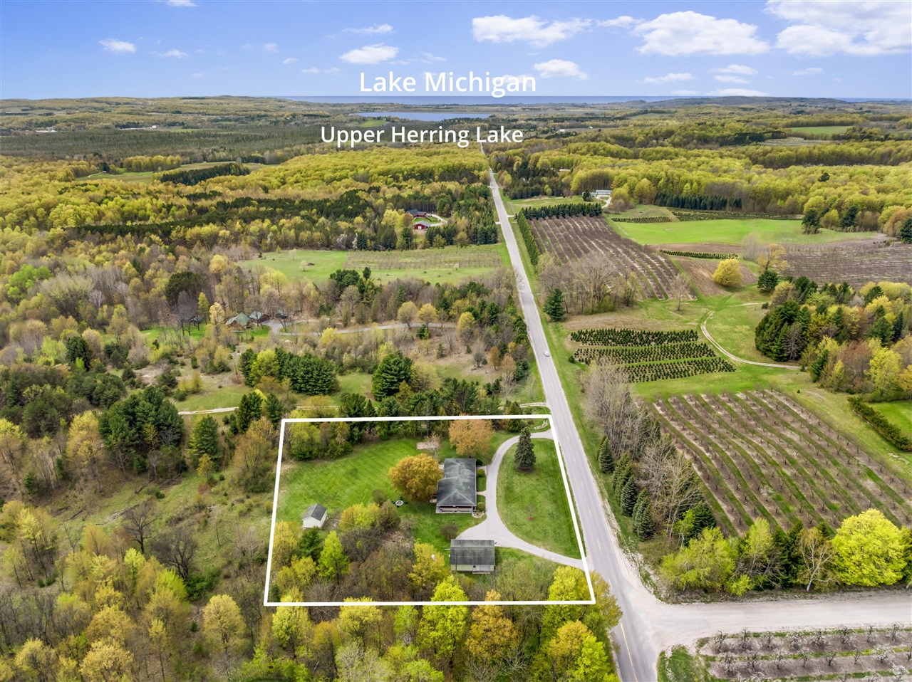 6039 Mick Road Benzonia, MI 49616 - Photo 21 of 62