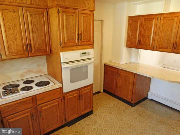 2 Harp Road Levittown, PA 19056 - Photo 2 of 17 Gallery Image 2