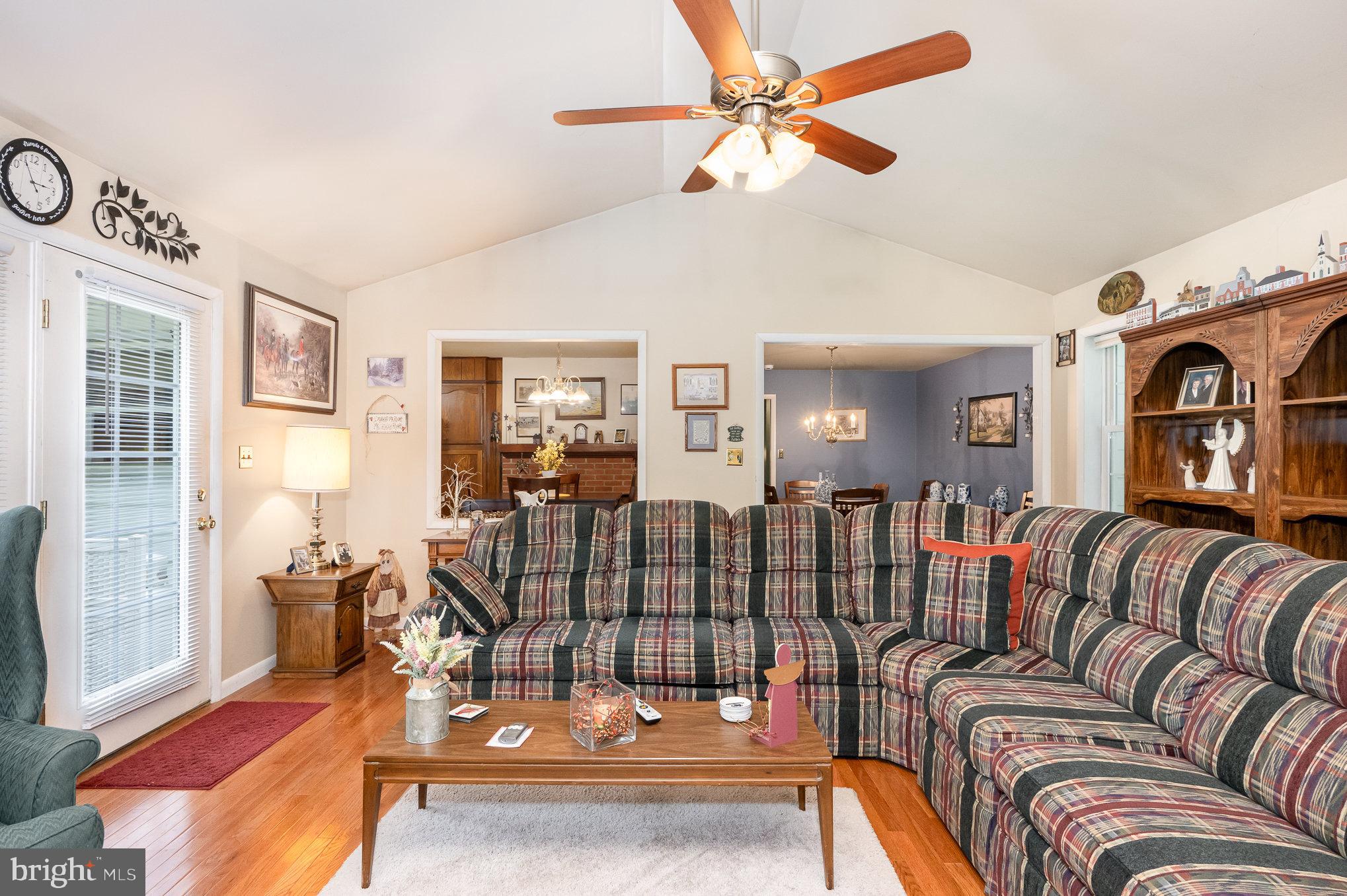 417 Ray Mar Road Oxford, PA 19363 - Photo 15 of 34 a living room with furniture