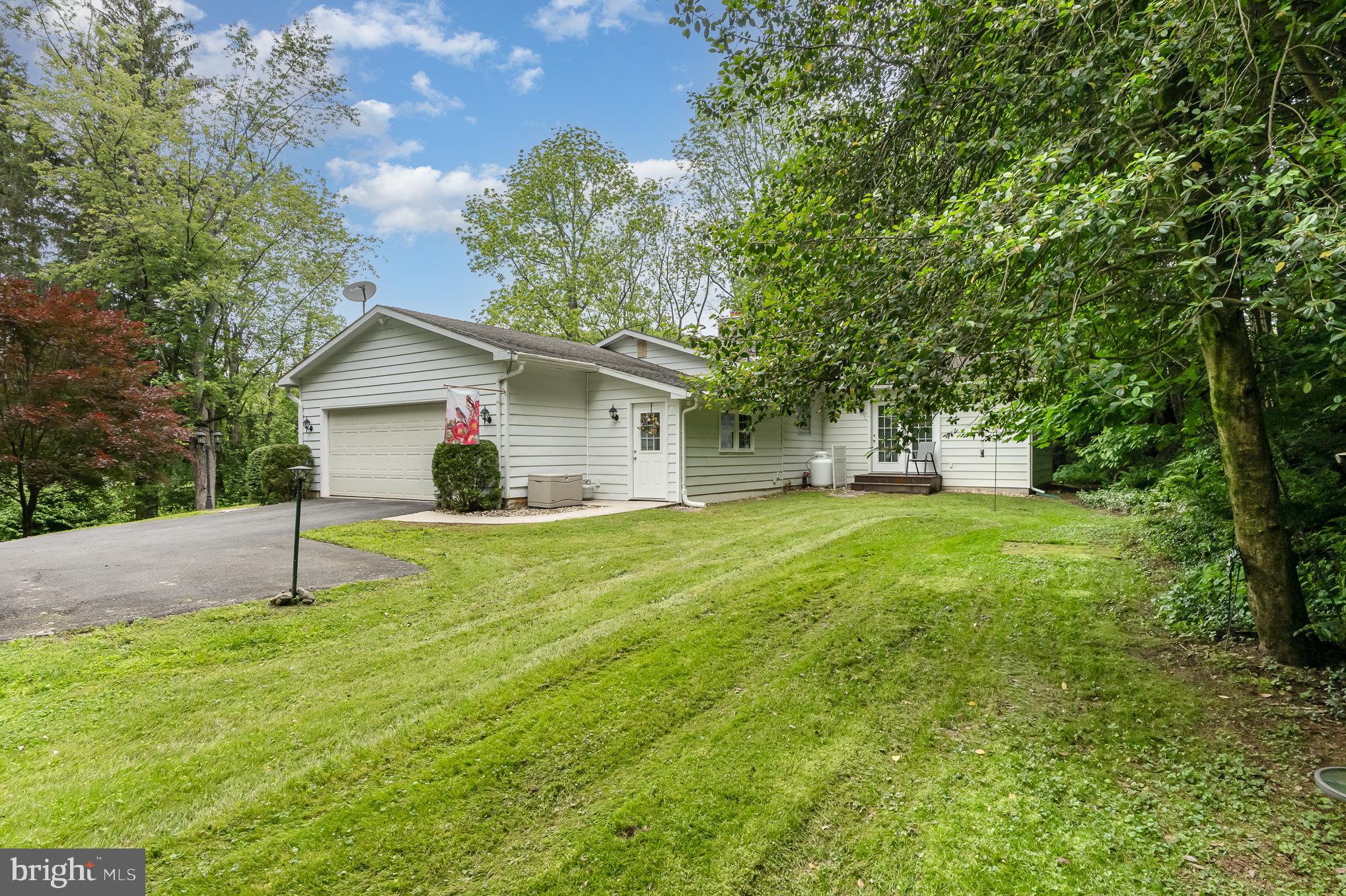 417 Ray Mar Road Oxford, PA 19363 - Photo 27 of 34 a house view with a garden space