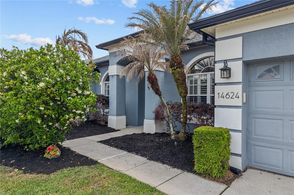 14624 Kitlanselt Way Orlando, FL 32828 - Photo 4 of 42 a front view of a house