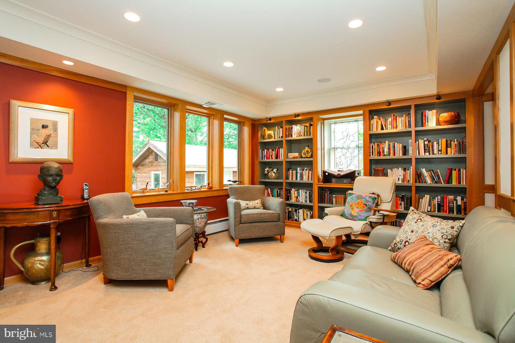 3706 North Glebe Road Arlington, VA 22207 - Photo 11 of 24 Lounge